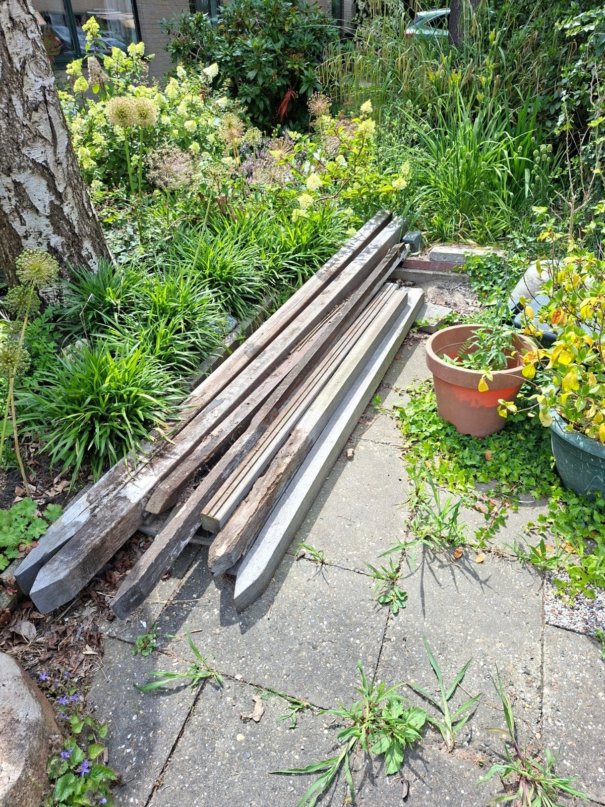 Hard houten palen gebruikt., Doe-het-zelf en Verbouw, Metalen, Ophalen, Gebruikt