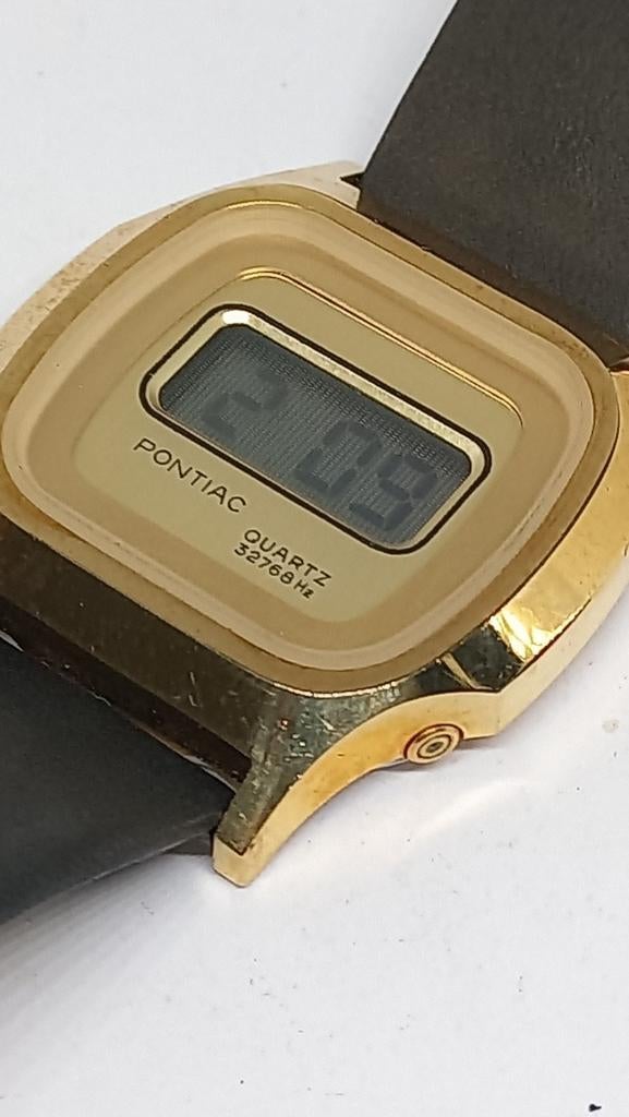 Vintage Pontiac LCD horloge, Verzenden