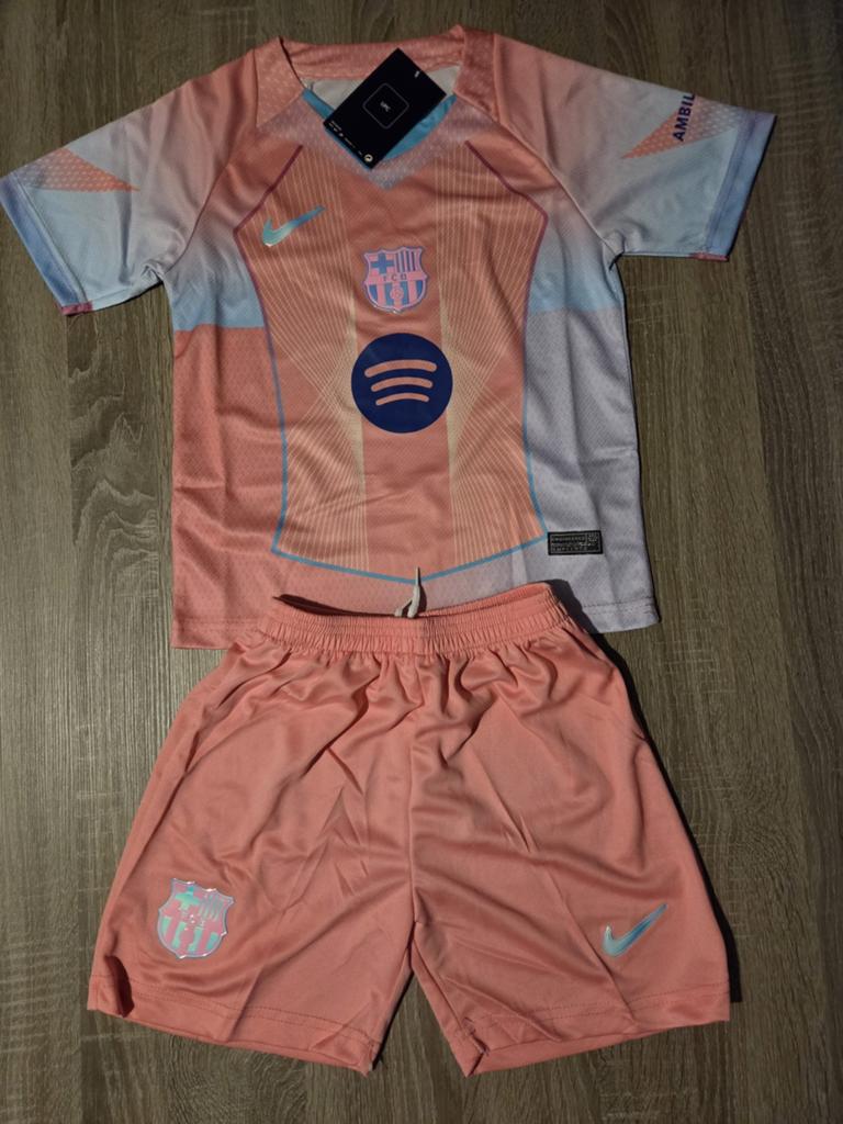 FC Barcelona tenue rmaat 140-146, Sport en Fitness, Voetbal, Maat XS of kleiner, Ophalen of Verzenden, Nieuw, Set