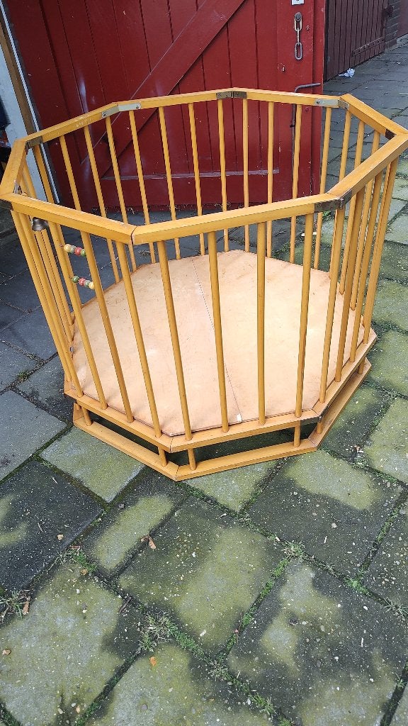 Achthoekige Houten Baby Box met Telraampjes en Belletjes, Ophalen, Gebruikt, Overige vormen
