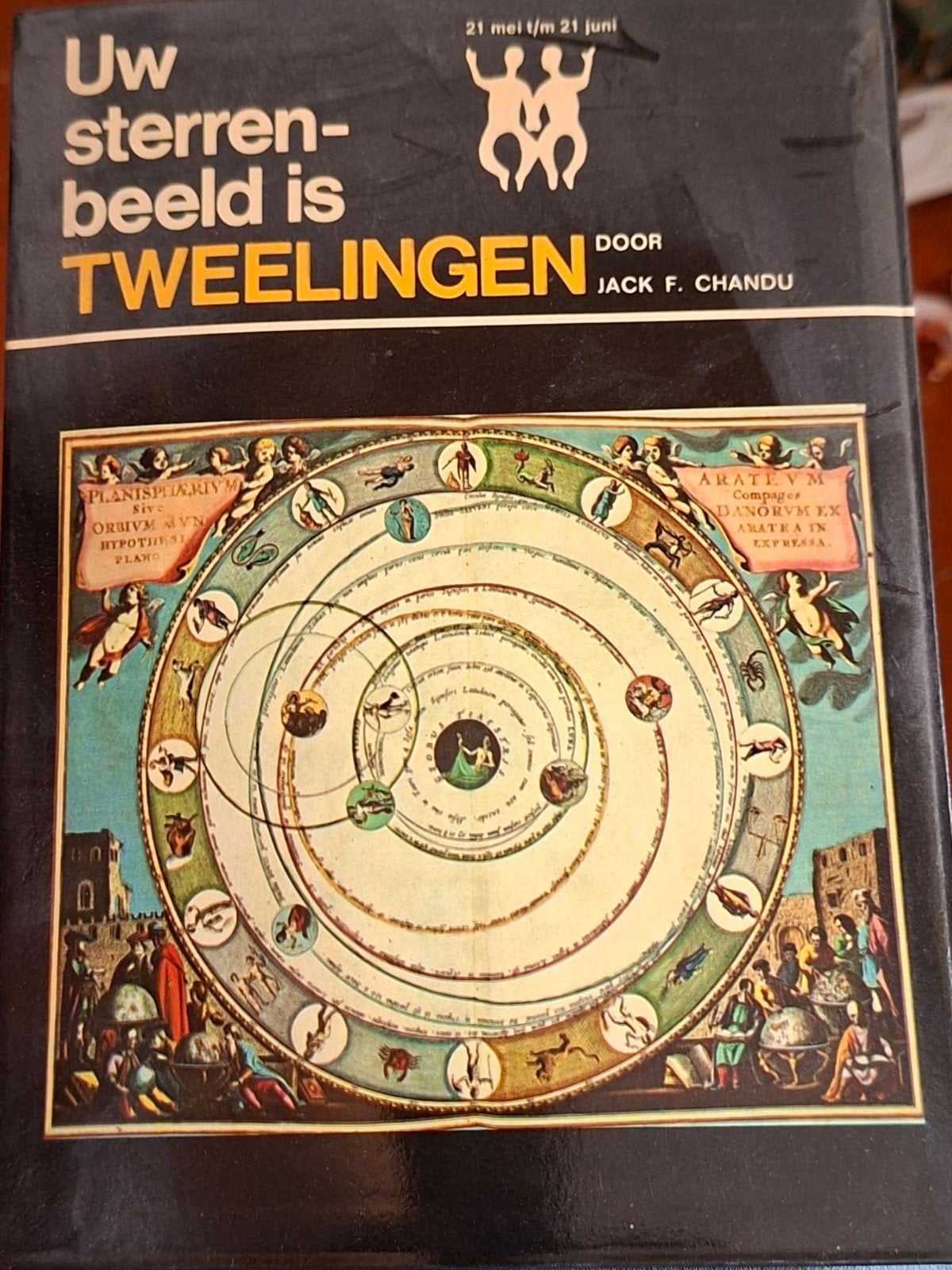 2 boeken over sterrenbeeld Tweelingen (Astrologie), Boeken, Gelezen, Achtergrond en Informatie, Astrologie, Ophalen of Verzenden