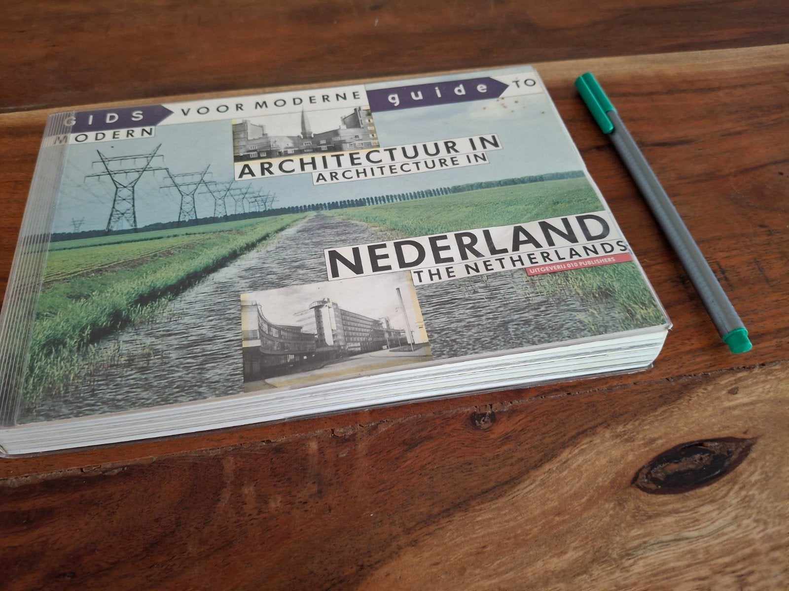 Gids Moderne Architectuur in Nederland (NL/EN), Ophalen of Verzenden, Gelezen, Architectuur algemeen, Diverse auteurs