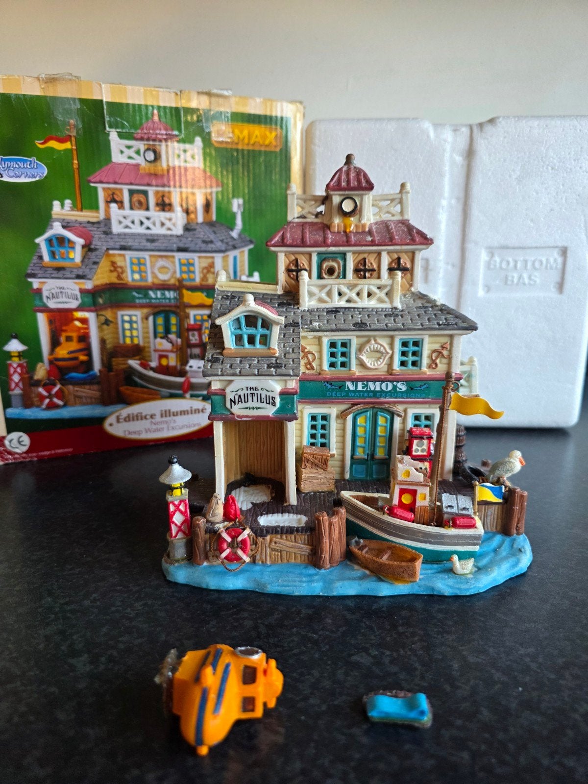 Lemax Retired Nemo's Deep Water Excursions kersthuisje, Ophalen, Gebruikt
