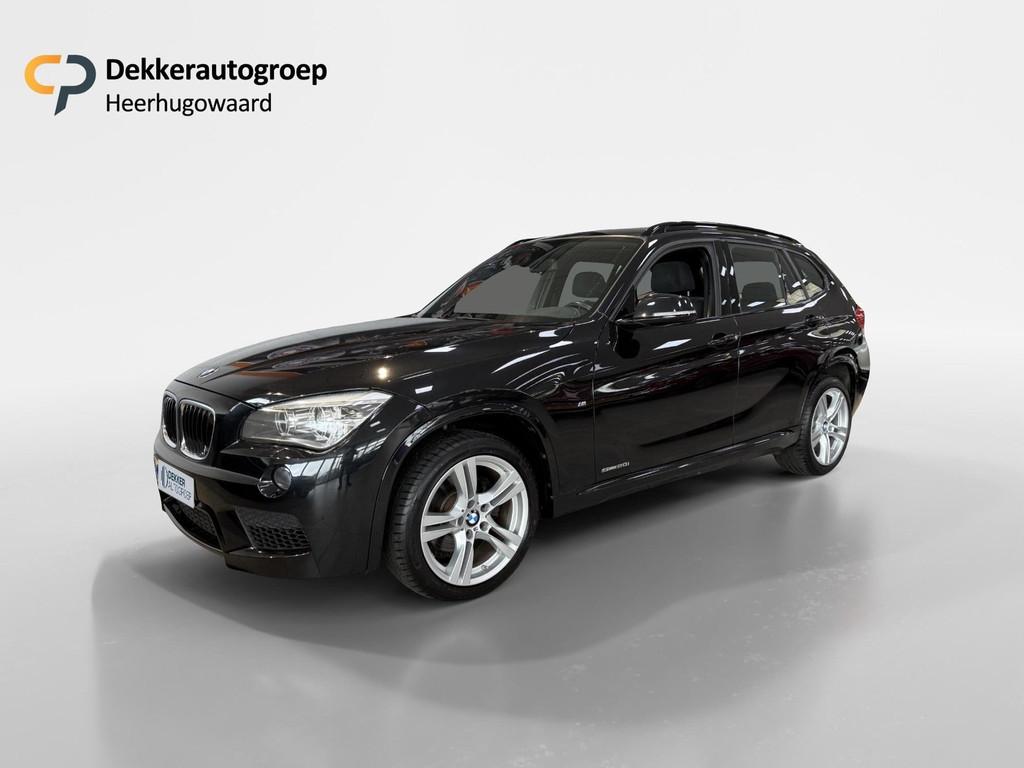 BMW X1 sDrive 20i 184PK Automaat Limited Series met M-Pakket, Euro 6, 4 cilinders, Zwart, Grijs