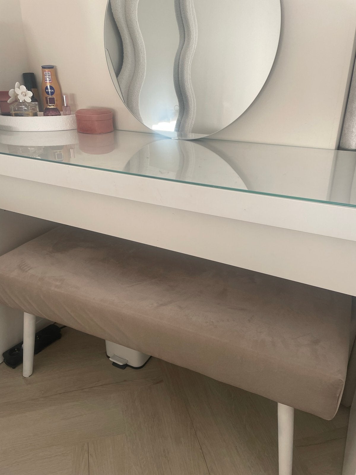 Beige bankje, Ophalen, Tweepersoons, 75 tot 100 cm, Zo goed als nieuw