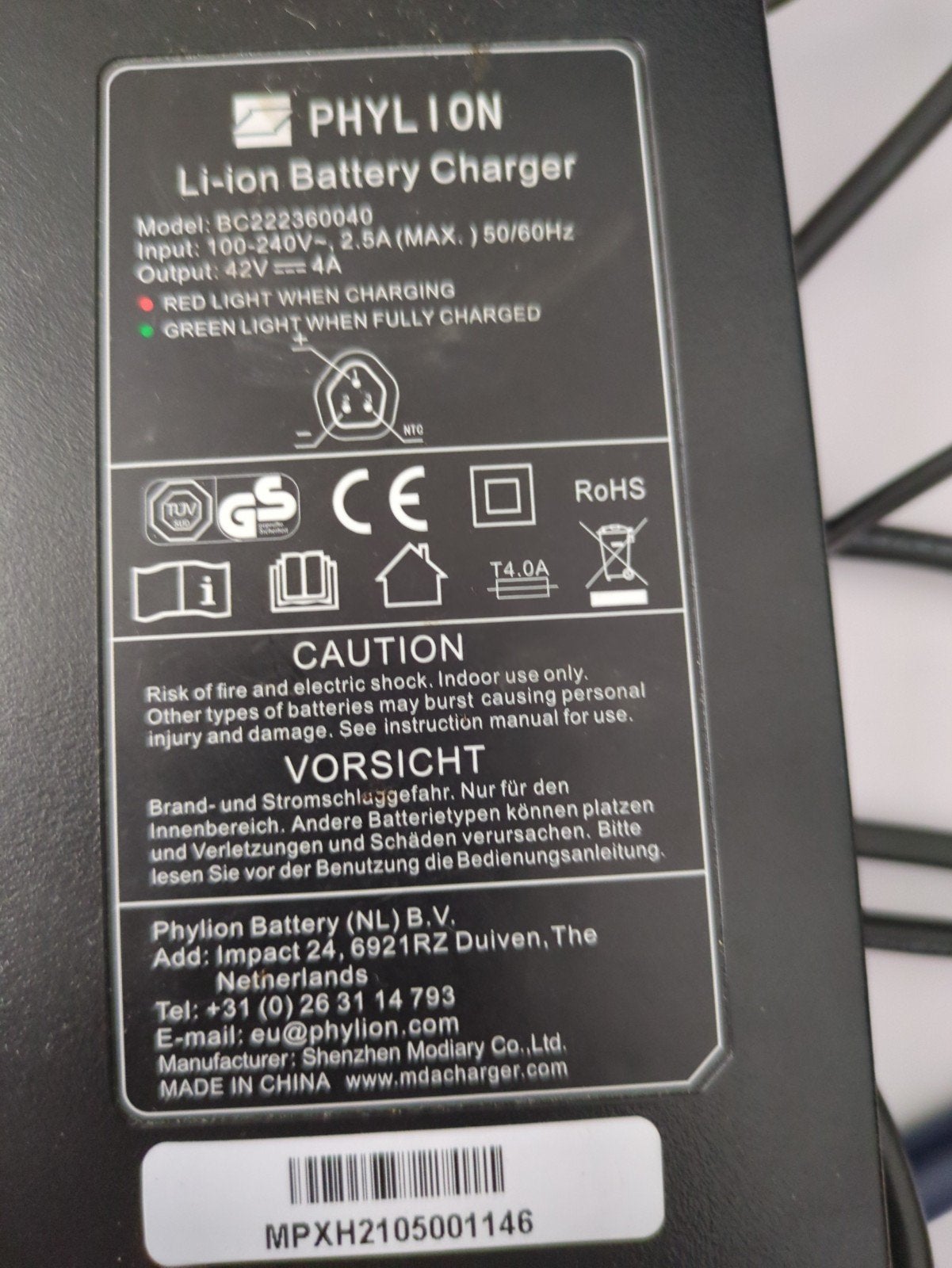 Phylion Li-ion Batterijlader 42V 4A (BC22360040) snellader, Fietsen en Brommers, Zo goed als nieuw