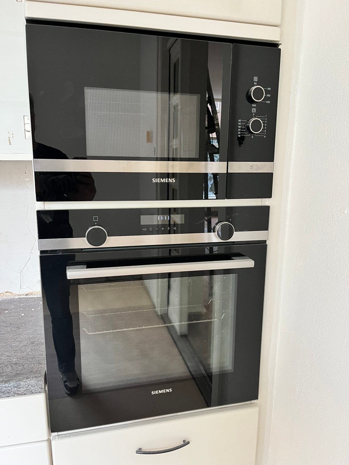 Siemens zelfreinigende oven en magnetron, Ophalen, Zo goed als nieuw