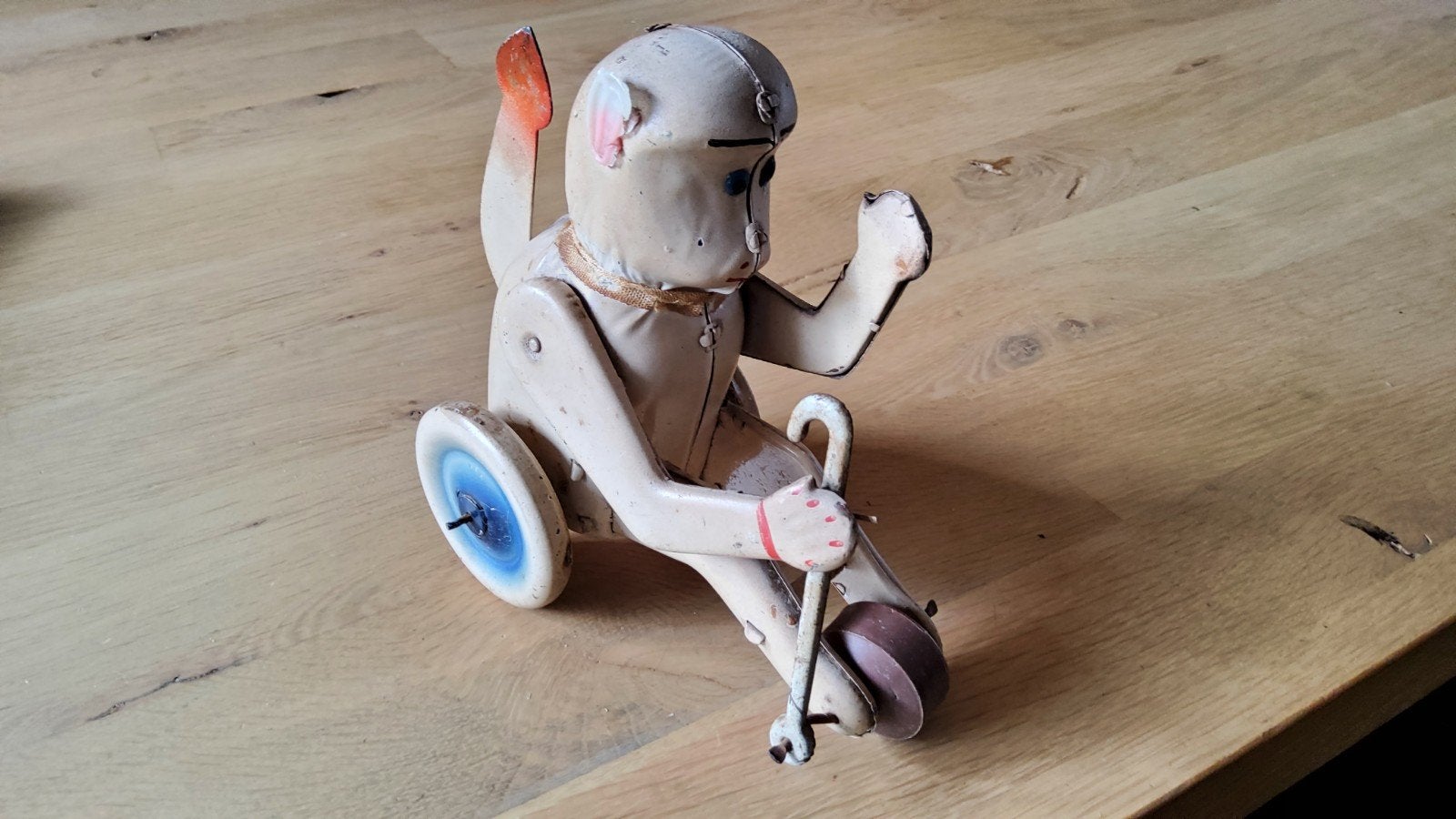 Antiek zeldzame mechanische tin blikken AAP met hockeystick., Antiek en Kunst, Antiek | Speelgoed, Ophalen of Verzenden