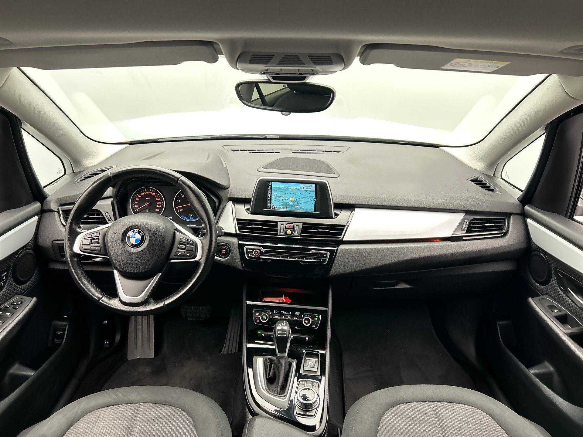 BMW 2-serie Active Tourer 225xe iPerformance Centennial Exec, Automaat, Gebruikt, Euro 6, Zwart