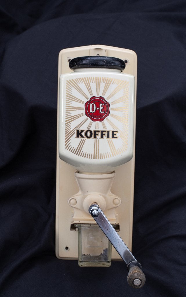 Koffiemolen (vintage wandkoffiemolen), Ophalen