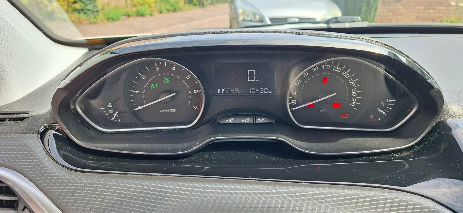 Foto 11 van Peugeot 2008 (parelmoer wit)