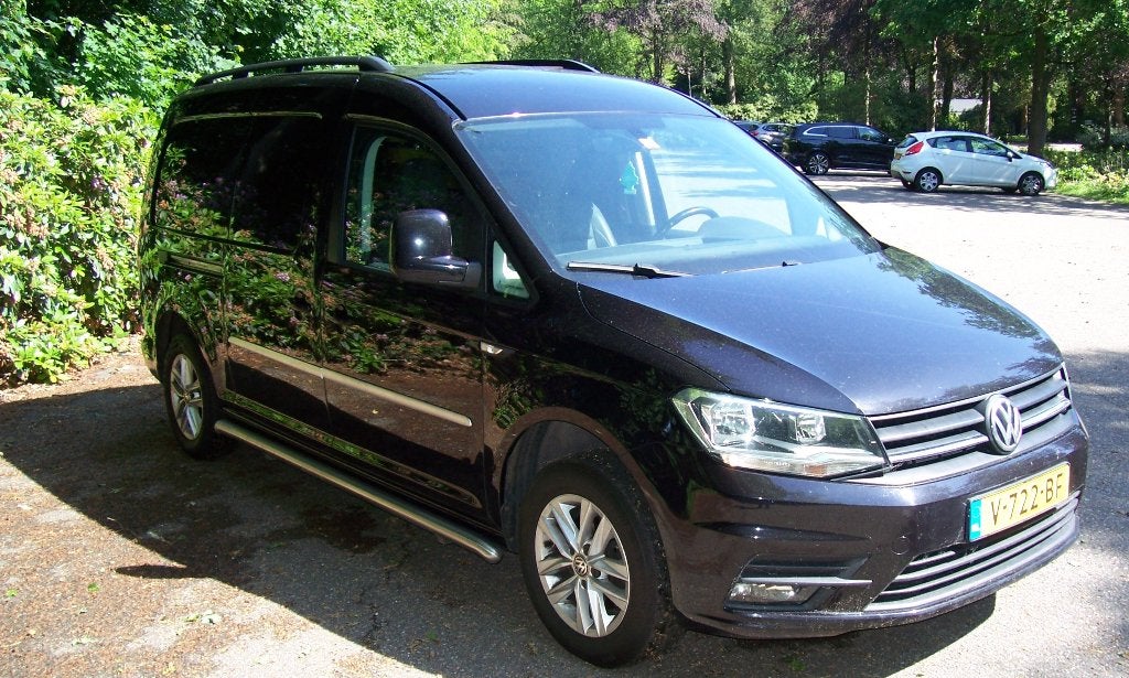 Caddy Maxivan 2.0 DSG 174000km Nieuwe APK, Auto's, Zwart, 102 pk, Diesel, Particulier