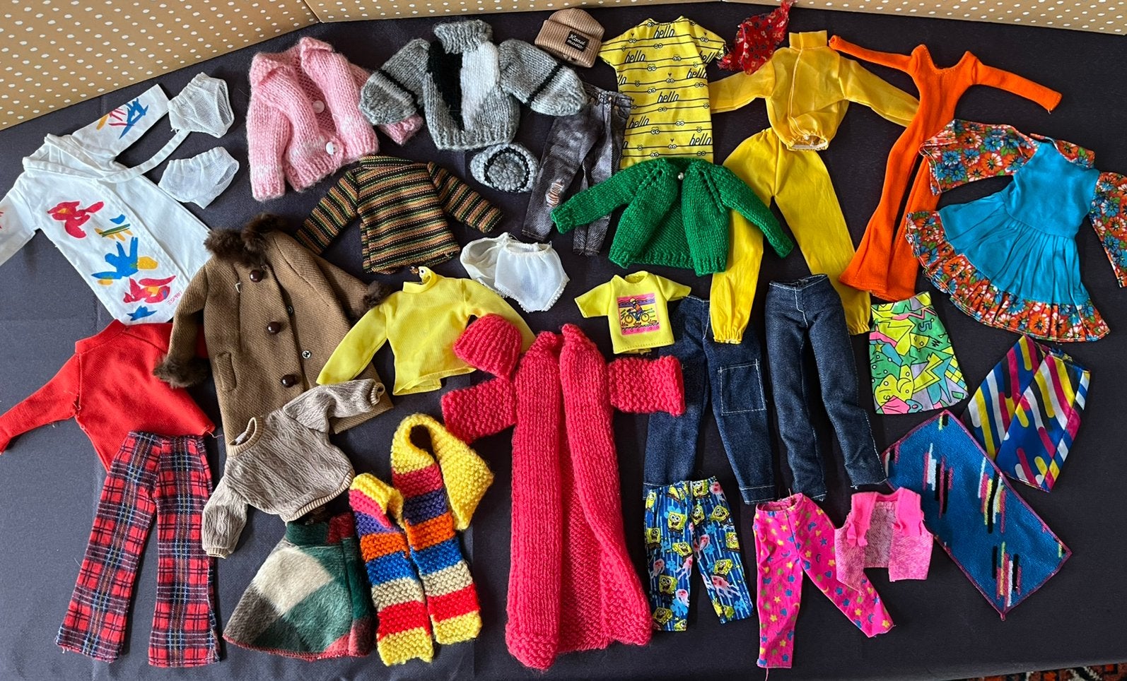Barbie Mattel Hong Kong Vintage Kleding jaren 80 90, Verzamelen, Ophalen of Verzenden, Zo goed als nieuw, Kleertjes