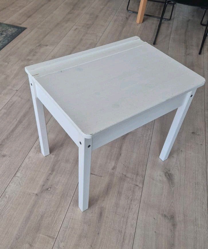 IKEA Sundvik kindertafel kinderbureau wit met opbergruimte, Kinderen en Baby's, Kinderkamer | Tafels en Stoelen, Ophalen, Gebruikt