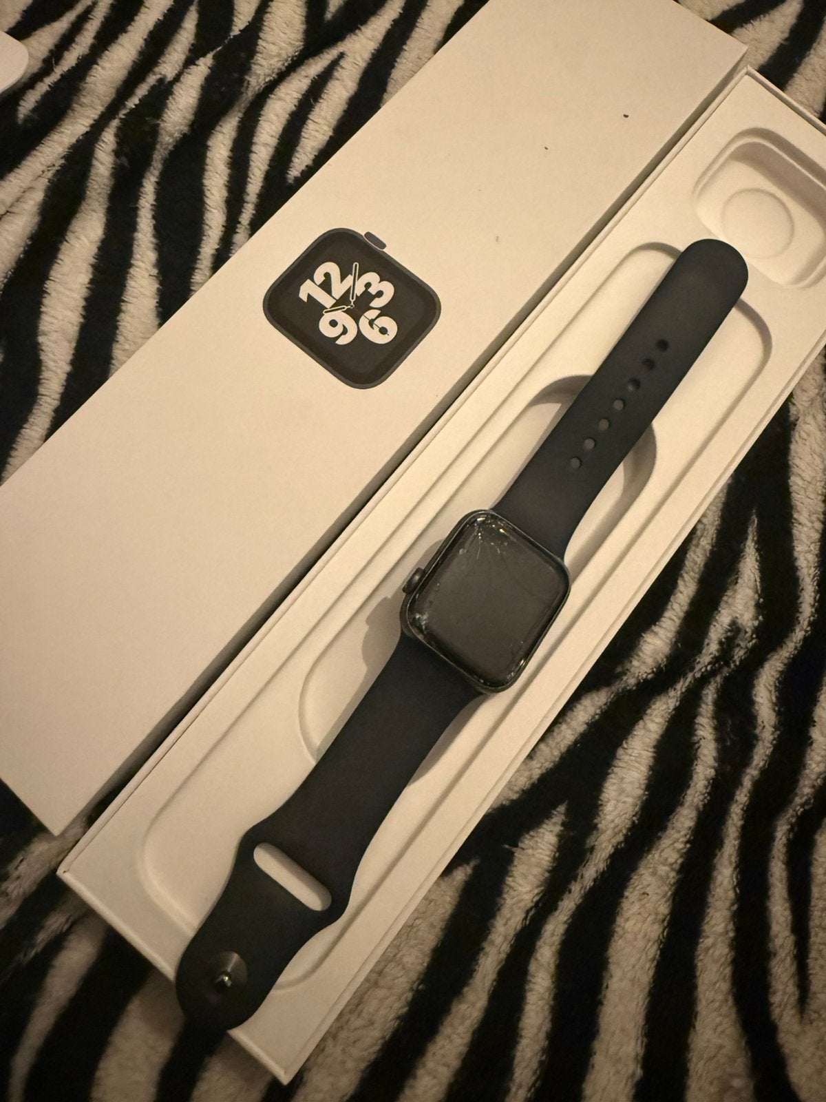 Apple watch met icloud lock, Ophalen, Gebruikt, Zwart, IOS
