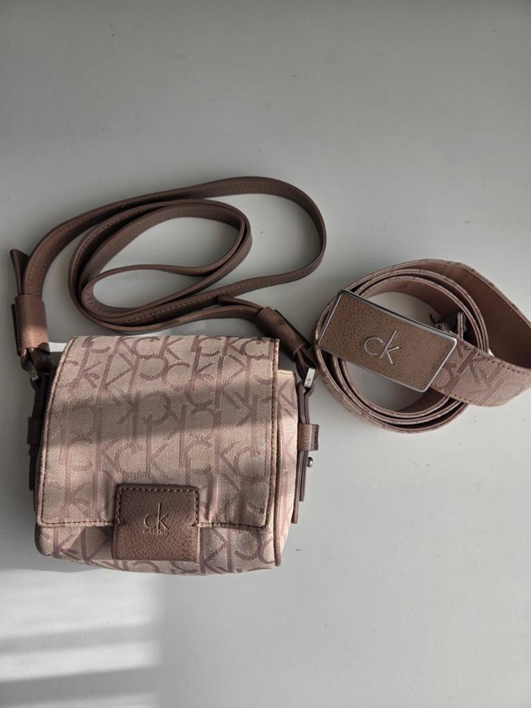 Crossbody tas met riem van Calvin Klein, Ophalen of Verzenden, Zo goed als nieuw, Beige, Schoudertasje