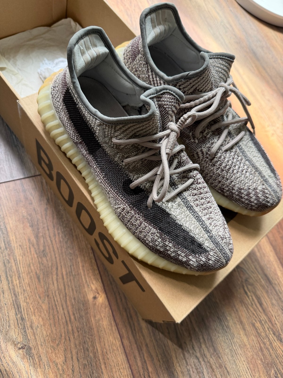 Yeezy Boost 350 V2 Zyon - Maat 42 - Gedragen, Kleding | Heren, Schoenen, Ophalen of Verzenden, Gedragen, Overige kleuren, Sneakers of Gympen
