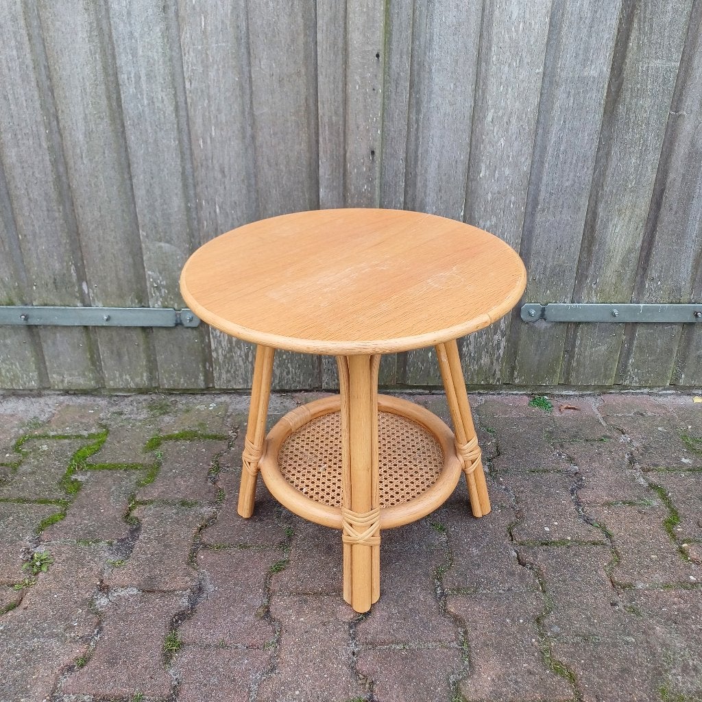 Rotan tafeltje met houten blad, Ophalen, 50 – 75, Gebruikt, 50 tot 100 cm