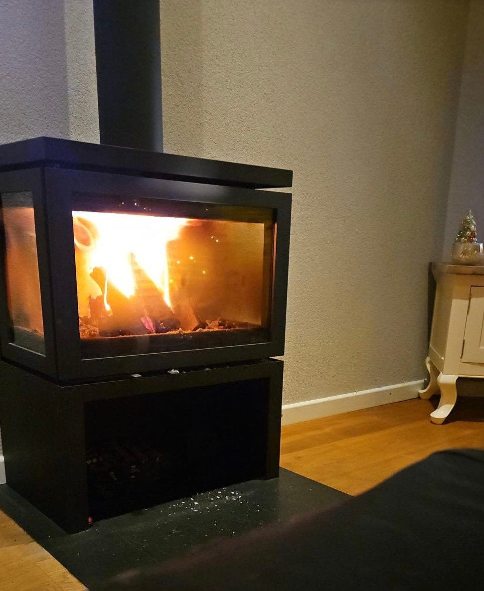 Moderne Dik Geurts Houtkachel met Strak Design, Ophalen, Gebruikt, Vrijstaande haard, Houthaard