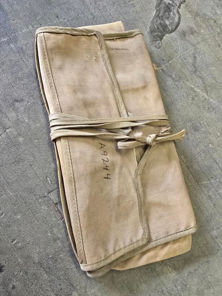 WWII US canvas toiletry pouch "A9244", Ophalen of Verzenden, Amerika, Embleem of Badge