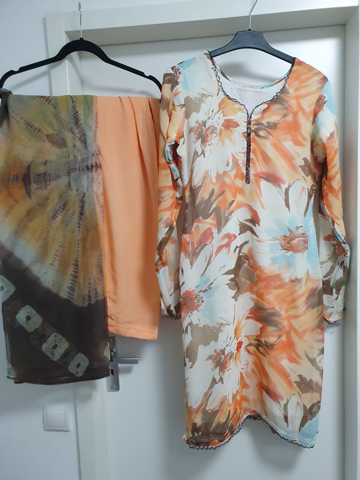 Chiffon Tuniek Broek Sjaal - Bloemenprint kameez shalwar, Ophalen of Verzenden, Zo goed als nieuw, Maat 38/40 (M), Oranje