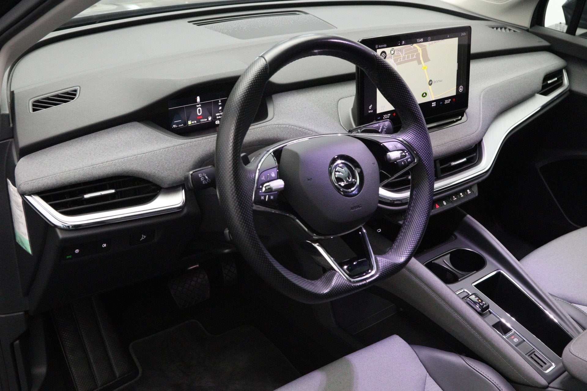 Skoda Enyaq iV 60 180 PK, SOH 93 %, Panoramadak, Camera, Car, Automaat, Gebruikt, Zwart, Leder en Stof