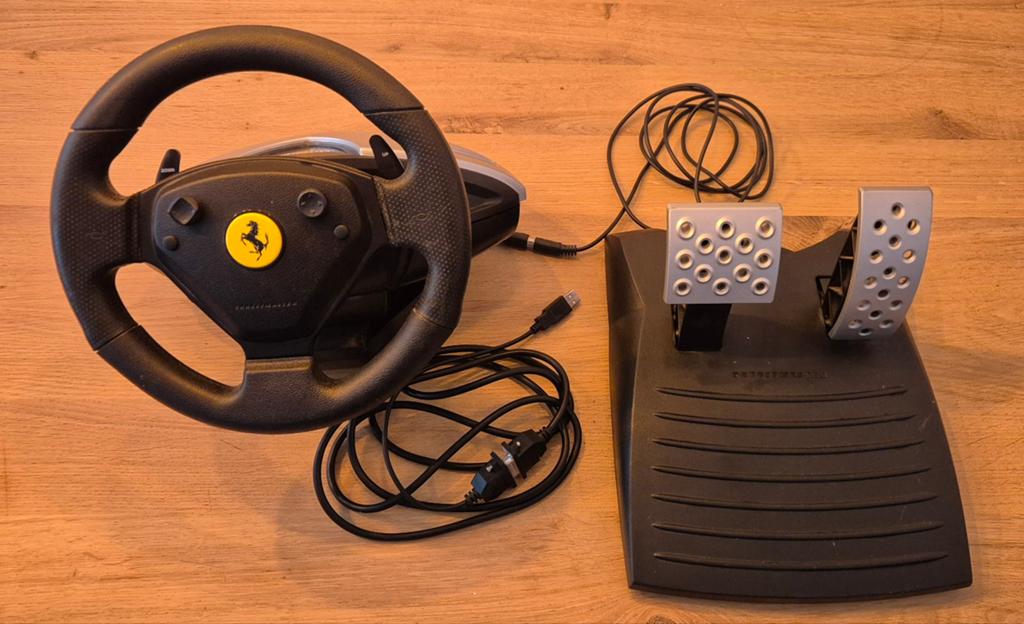 Thrustmaster Ferrari 360 Modena stuurconsole met pedalen, Racestuur, Ophalen of Verzenden, Zo goed als nieuw, Thrustmaster