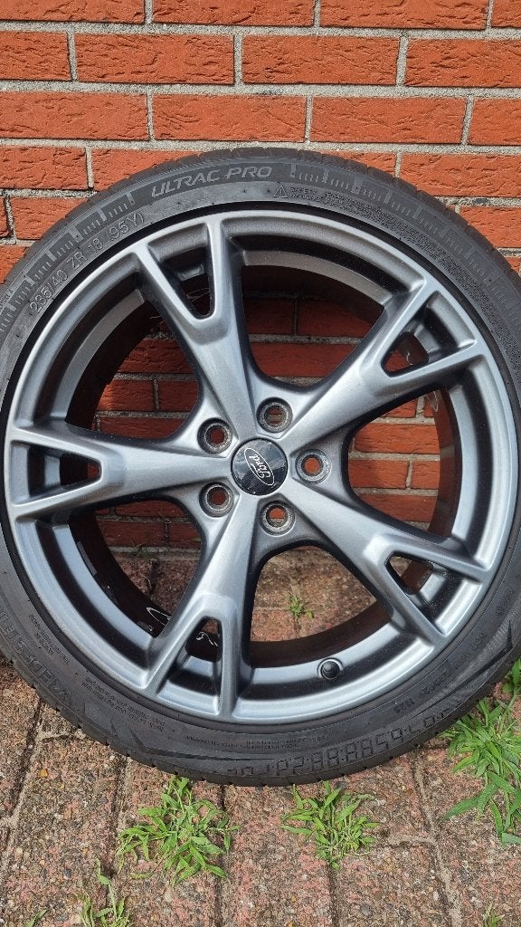 18 Ford Focus ST velgen Vredestein Zomerbanden, Auto-onderdelen, Banden en Velgen, Ophalen, 18 inch, Banden en Velgen, 235 mm