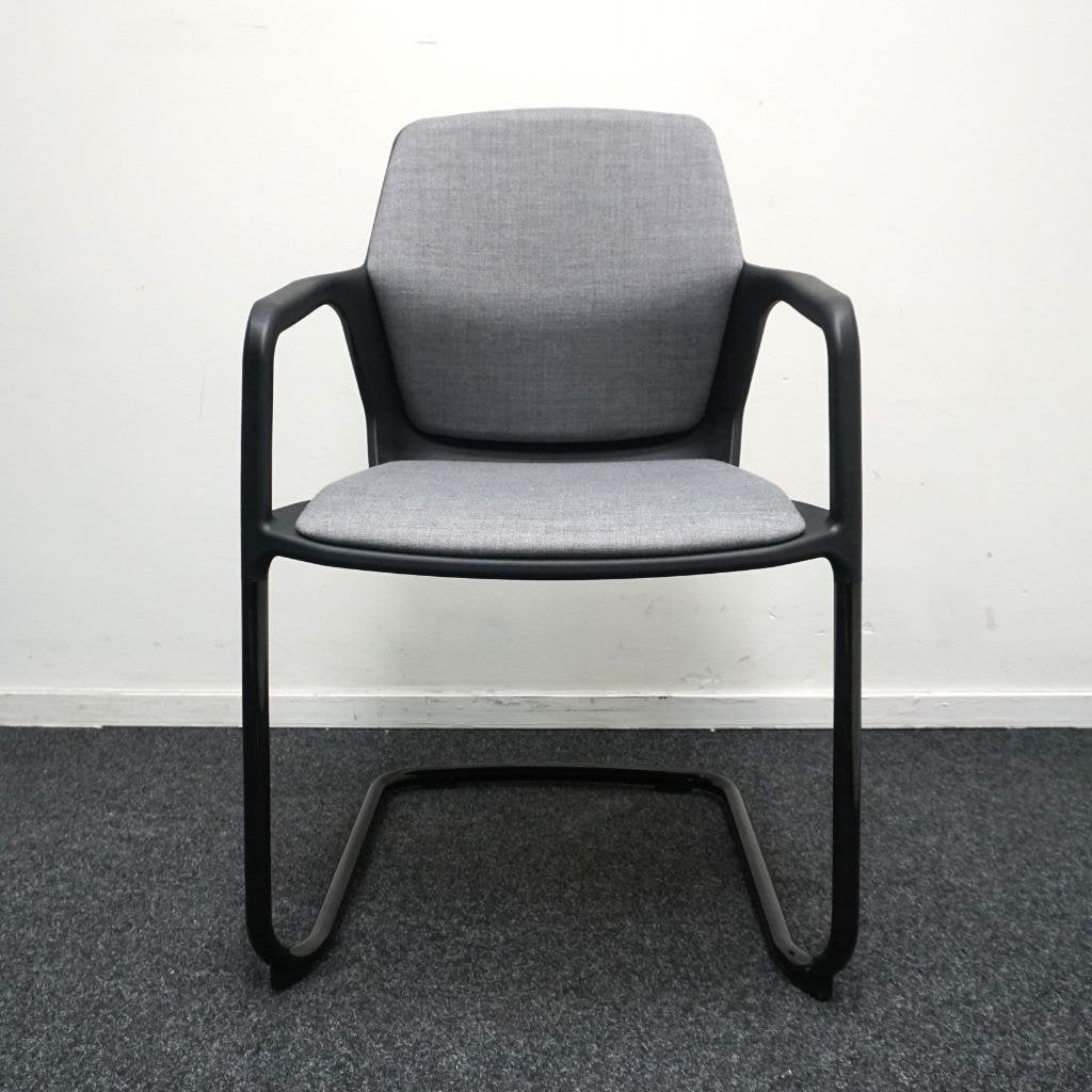 Wilkhahn Metrik Vergaderstoelen | Grijs / Zwart | Stapelbaar, Huis en Inrichting, Stoelen, Gebruikt, Stof, -, -