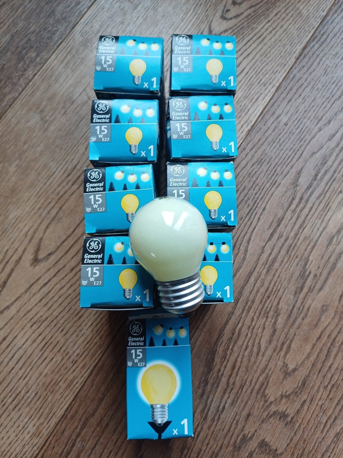 9x GE kogellamp geel E27 fitting, Ophalen of Verzenden, Nieuw, E27 (groot), Gloeilamp