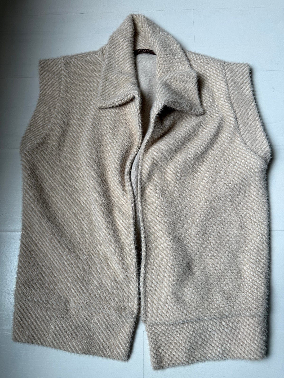 G. Ricceri Beige Mouwloos Vest - Zo goed als nieuw, Ophalen of Verzenden, Zo goed als nieuw, Maat 38/40 (M), Beige