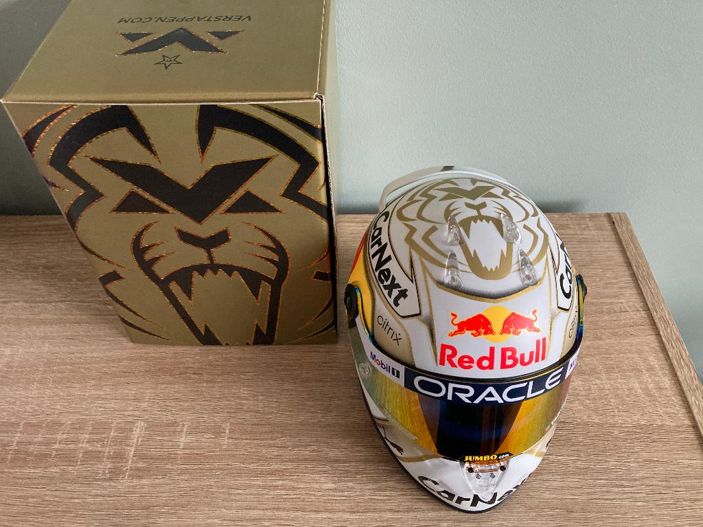 ✅ Max Verstappen 1:2 helm 2022 Fanshop Red Bull Racing RB18, Ophalen of Verzenden, Nieuw, Formule 1