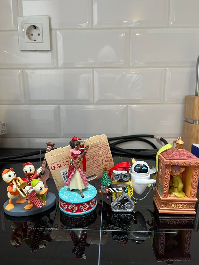 Disney sketchbook ornamenten divers, Ophalen of Verzenden, Zo goed als nieuw, Beeldje of Figuurtje