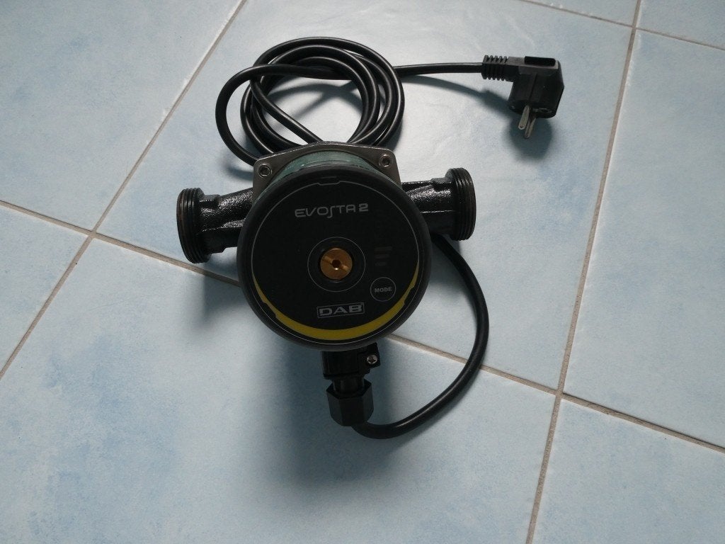 DAB Evosta 2 circulatiepomp voor CV-installatie, Doe-het-zelf en Verbouw, Verwarming en Radiatoren, Ophalen, Minder dan 30 cm