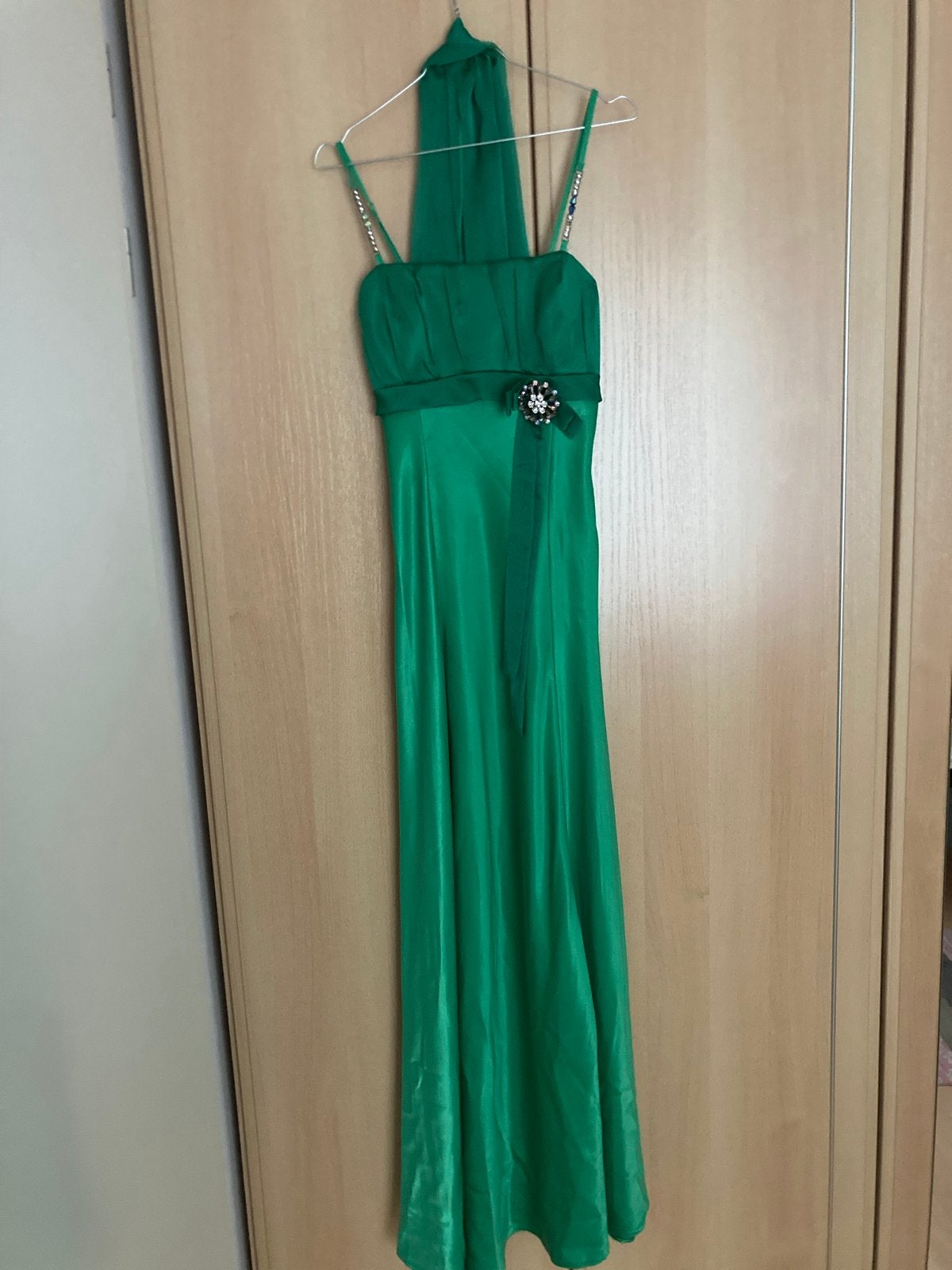Prachtige Groene Galajurk met Strass Details, Maat 38/40 (M), Galajurk, Ophalen of Verzenden, Zo goed als nieuw
