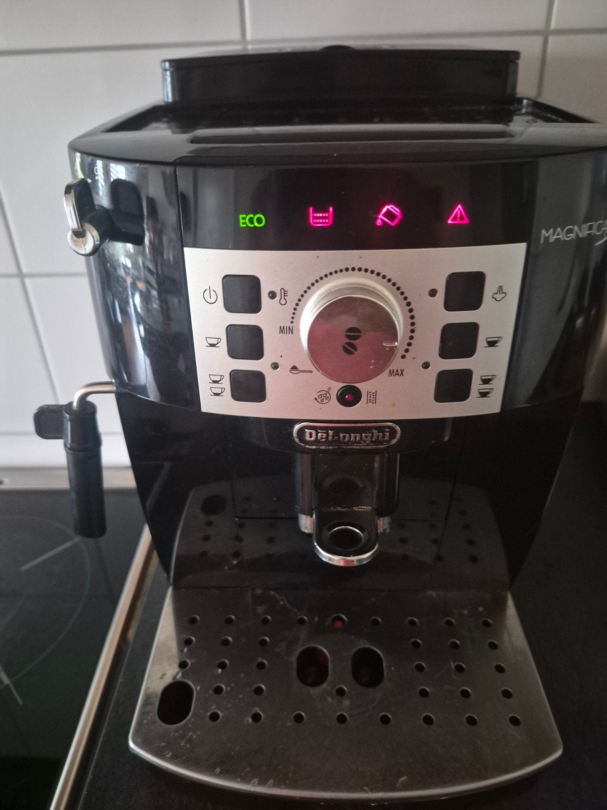 De'Longhi Magnifica S bonenautomaat - defect, Witgoed en Apparatuur, Ophalen, Niet werkend, Koffiemachine, Koffiebonen