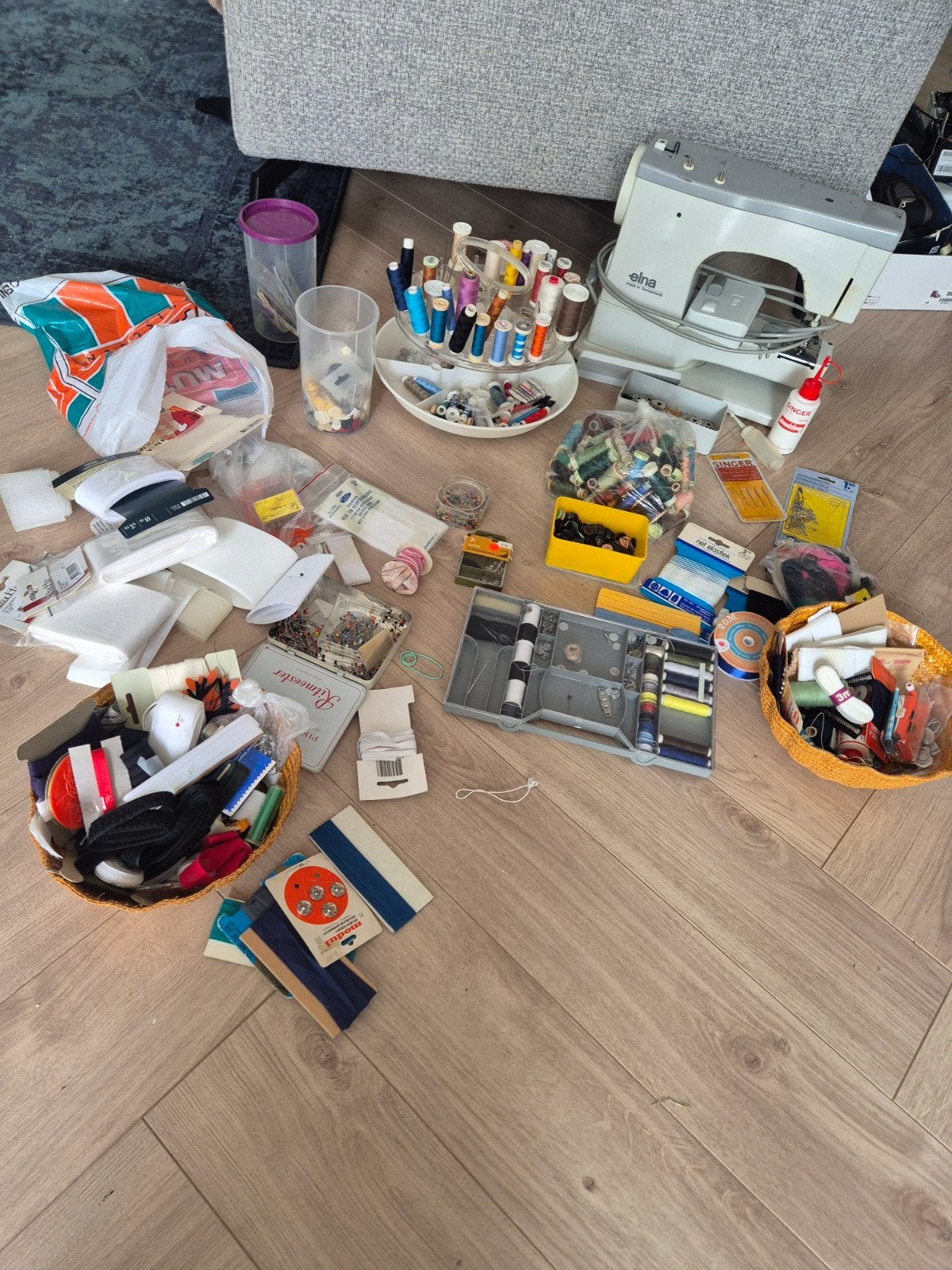 elna naaimachine met veel toebehoren, Hobby en Vrije tijd, Naaimachines en Toebehoren, Ophalen of Verzenden, Naaimachine, Overige merken