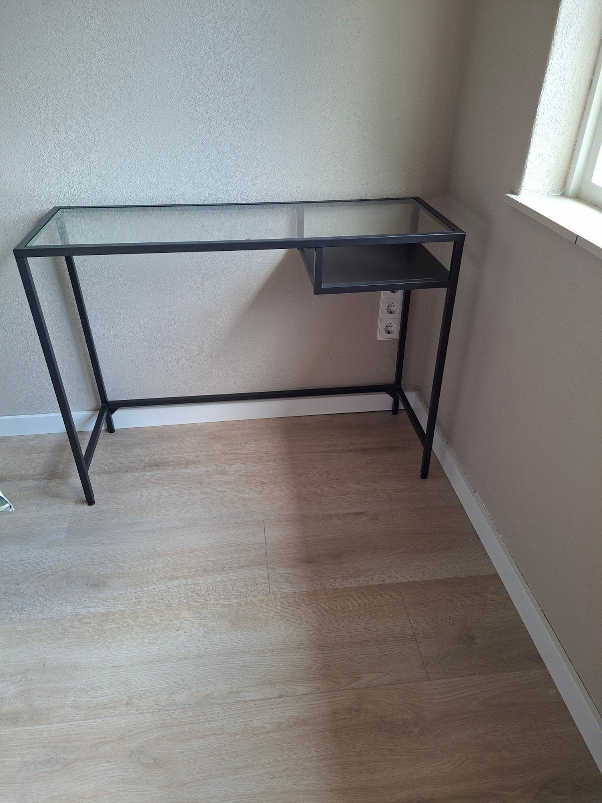 Ikea laptoptafel / kaptafel met glazen blad, Ophalen, Gebruikt, 50 tot 100 cm, Glas
