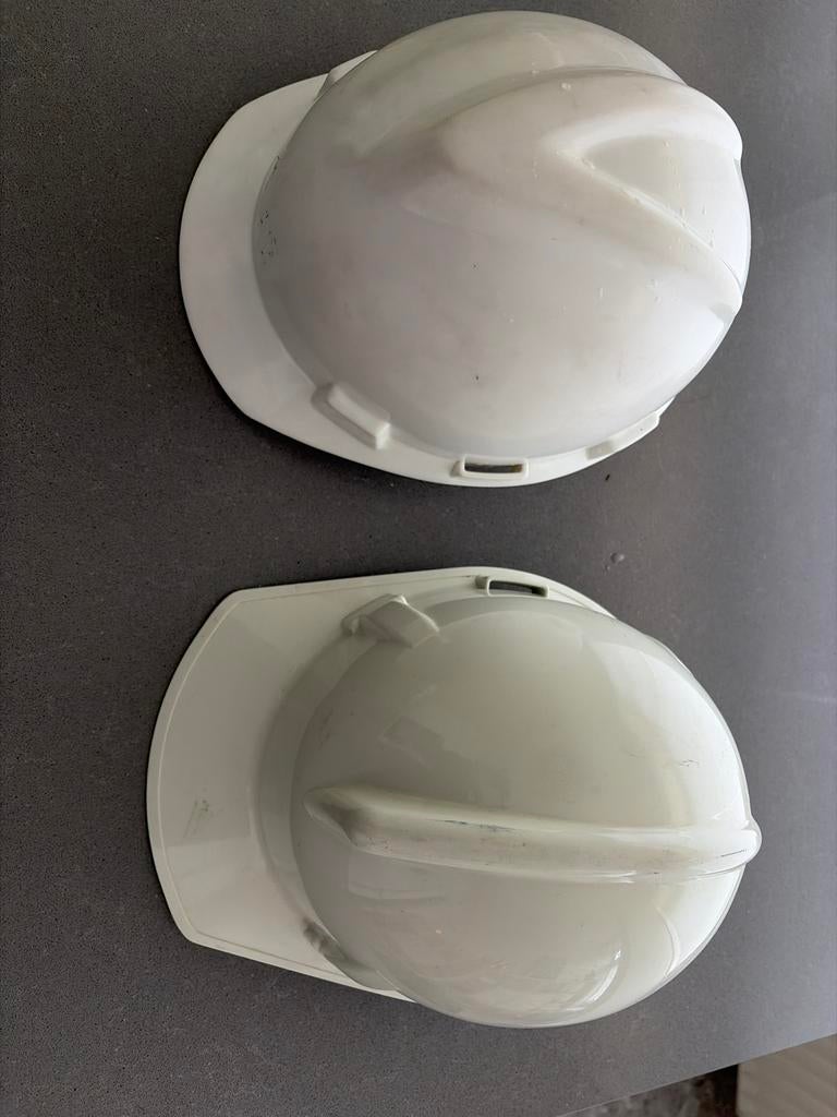 Bouwhelmen (afgekeurd) - 2 stuks, Ophalen of Verzenden, Gebruikt