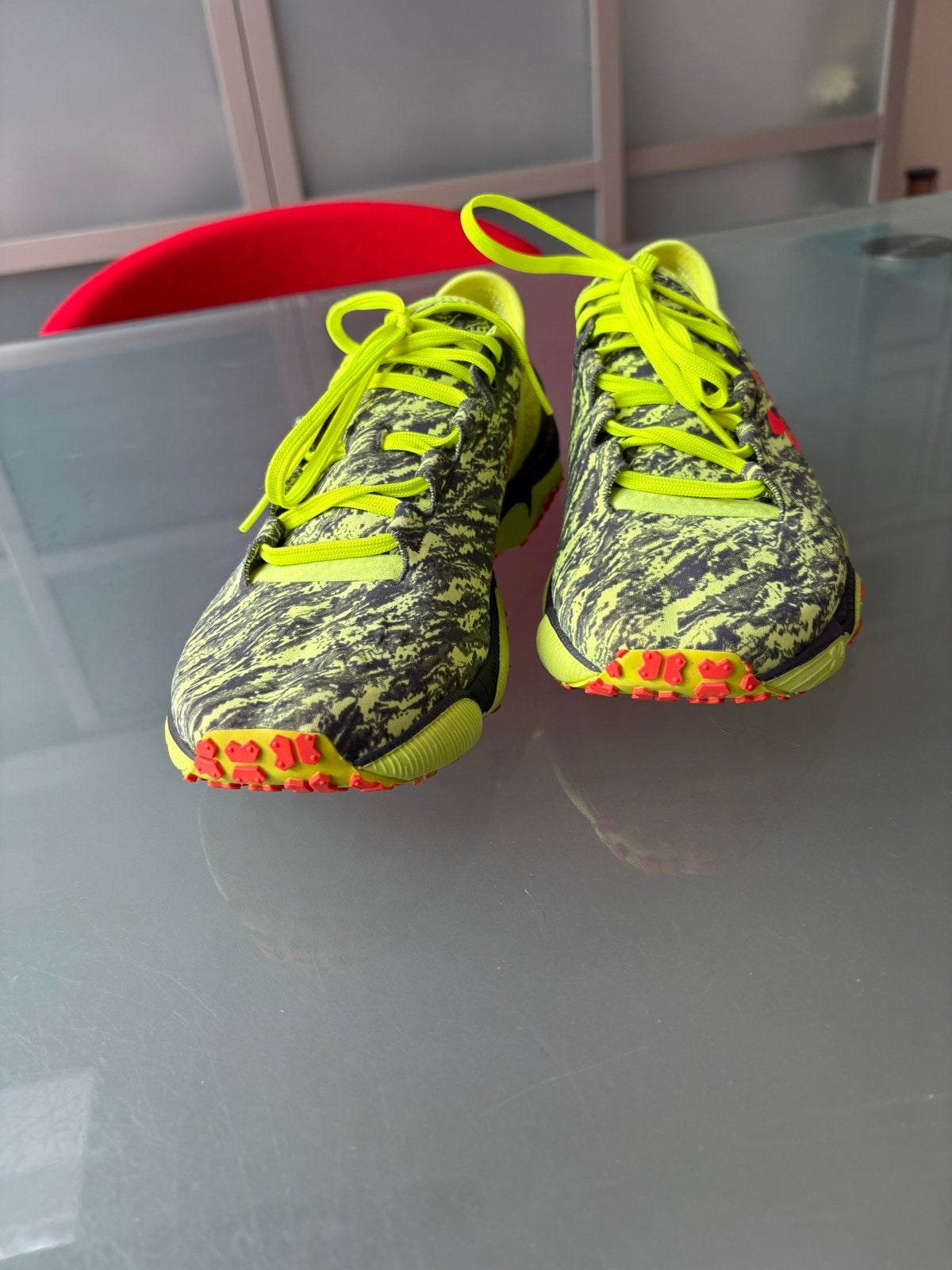 Under Armour sneakers/ hardloopschoenen Zo goed als nieuw, Ophalen of Verzenden, Zo goed als nieuw, Zwart, Sneakers of Gympen