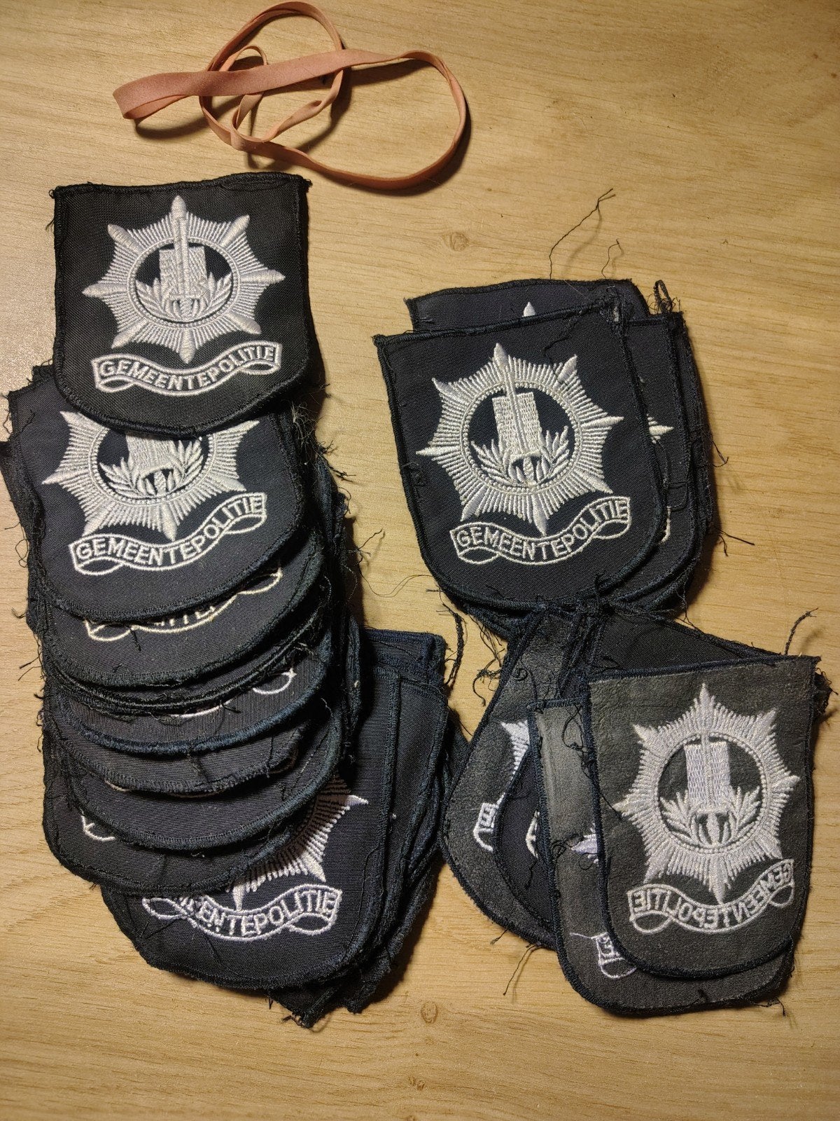 Gemeentepolitie emblemen New Old Stock, Ophalen of Verzenden, Landmacht, Embleem of Badge