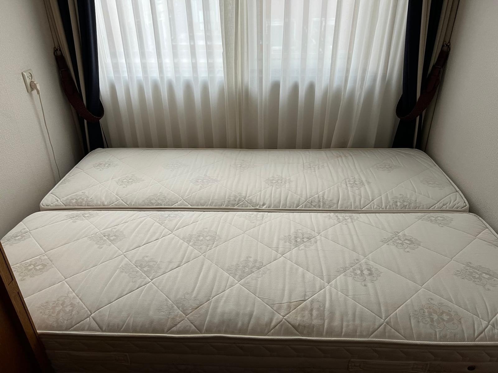 2x Bedbodem en 2x Matras 70x200cm (totaal 140x200cm), Ophalen, Gebruikt, Tweepersoons, 140 cm