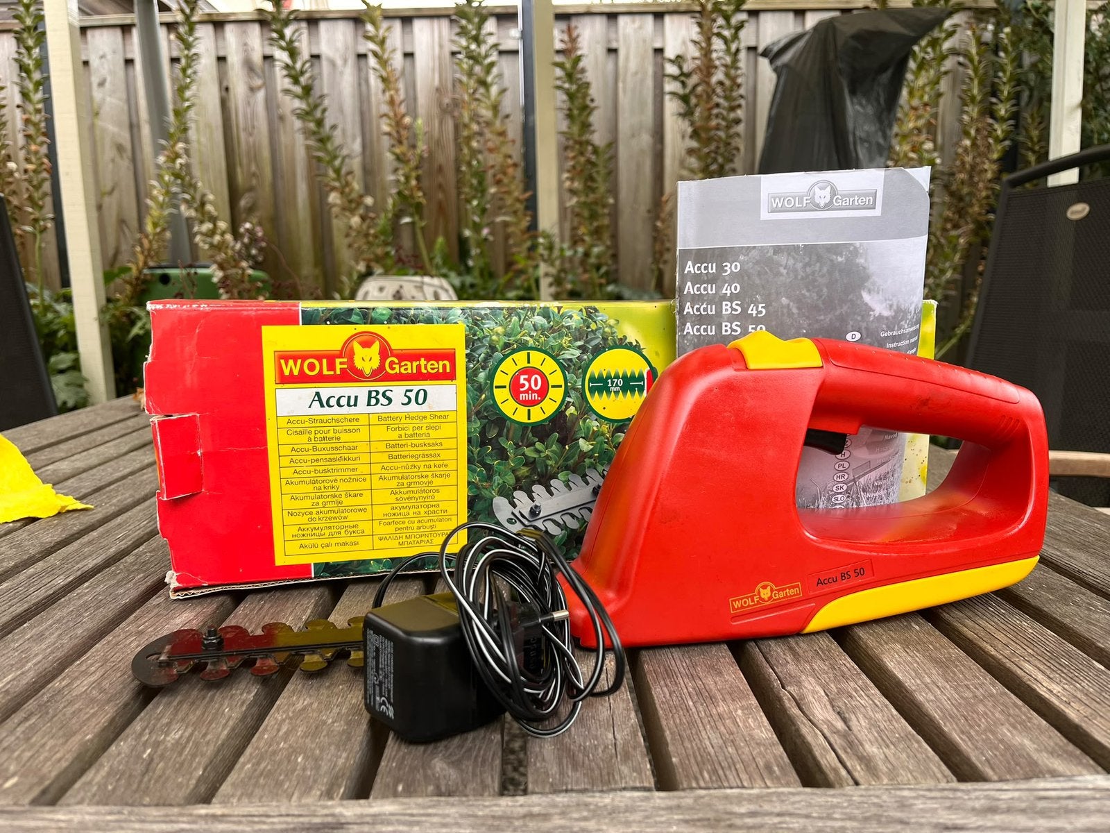 Oplaadbare buxusschaar, Tuin en Terras, Ophalen of Verzenden, Zo goed als nieuw, Accu