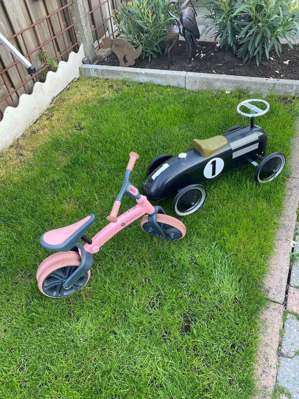 Loopfiets en Trapauto - Speelplezier voor Buiten, Ophalen, Gebruikt, Loopfiets