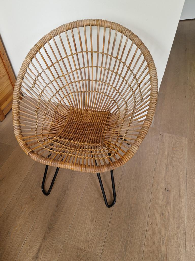 Rotan kuipstoel Rohé Noordwolde met matje en hairpin poten, Huis en Inrichting, Stoelen, Ophalen, Overige materialen, Bruin, Zo goed als nieuw