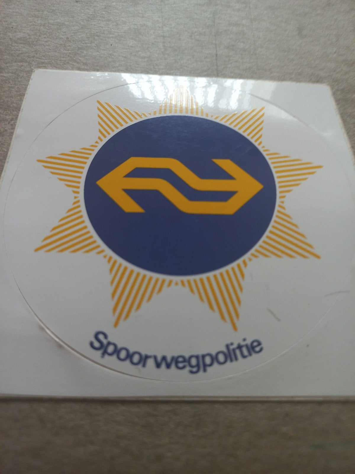 Ns logo met spoorwegpolitie, Ophalen of Verzenden, Zo goed als nieuw
