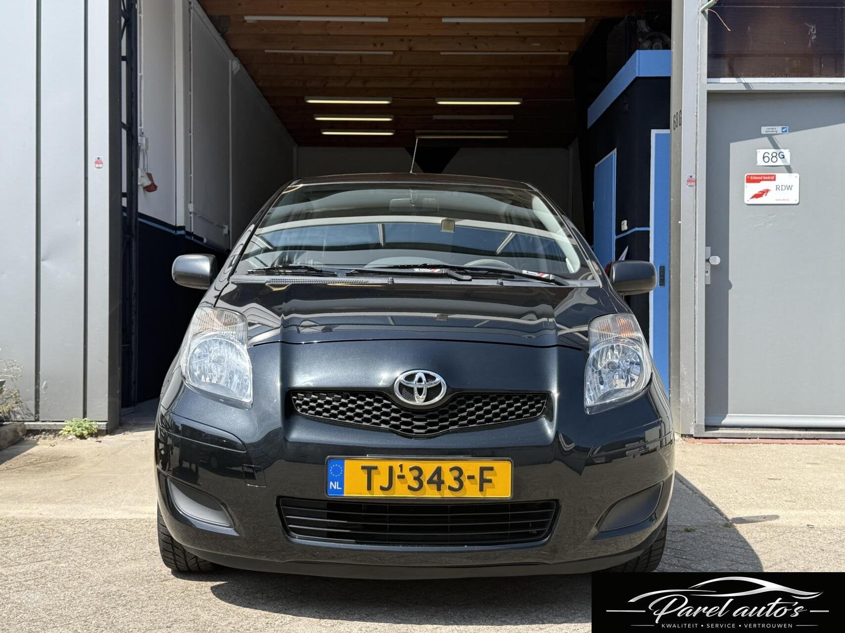 Toyota Yaris 1.0 VVTi Cool|APK|5Deuren|Elek. Ramen, Auto's, Voorwielaandrijving, Zwart, 960 kg, Bedrijf