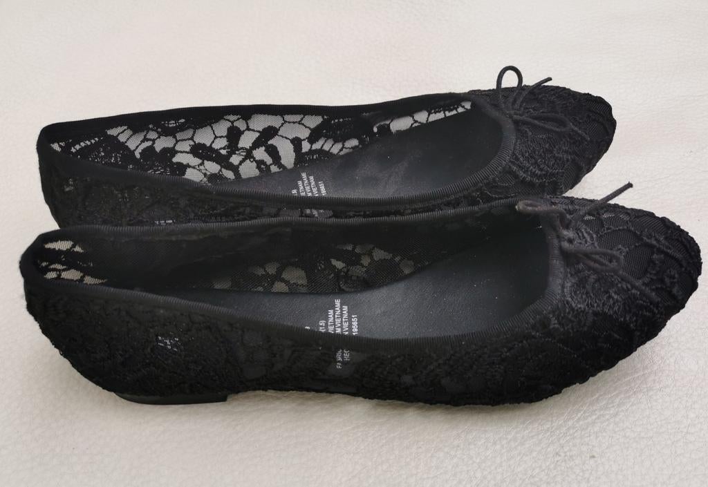 H&M kanten ballerina's mt. 38, Kleding | Dames, Schoenen, H&M, Verzenden, Zwart, Nieuw
