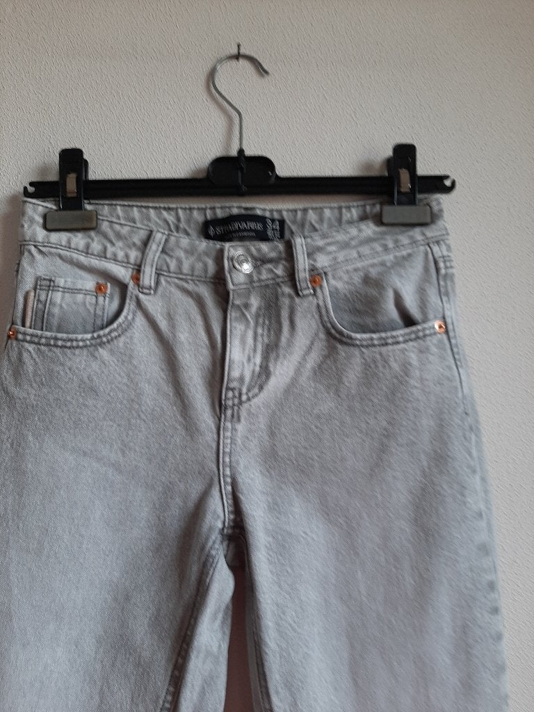 Stradivarius spijkerbroek grijs maat 34., Ophalen of Verzenden, Zo goed als nieuw, W27 (confectie 34) of kleiner, Grijs