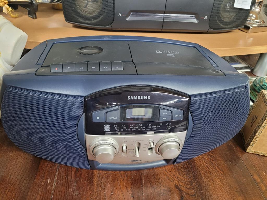 Draagbare radio/cd speler Samsung rcd 390, Audio, Tv en Foto, Stereo-sets, Ophalen, Overige merken